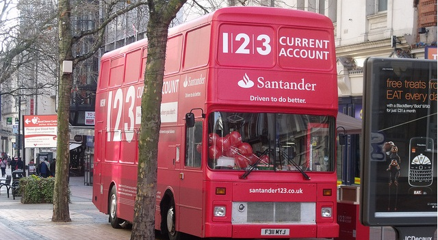 Banco Santander Slightly Beats Q3 Expectations on Lower Provisions and Solid Market Performance