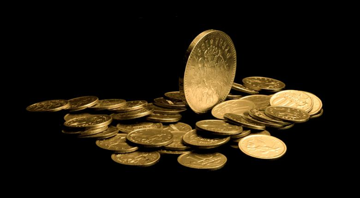 Gold steadies after volatile week as Iran diplomacy and inflation concerns compete for attention