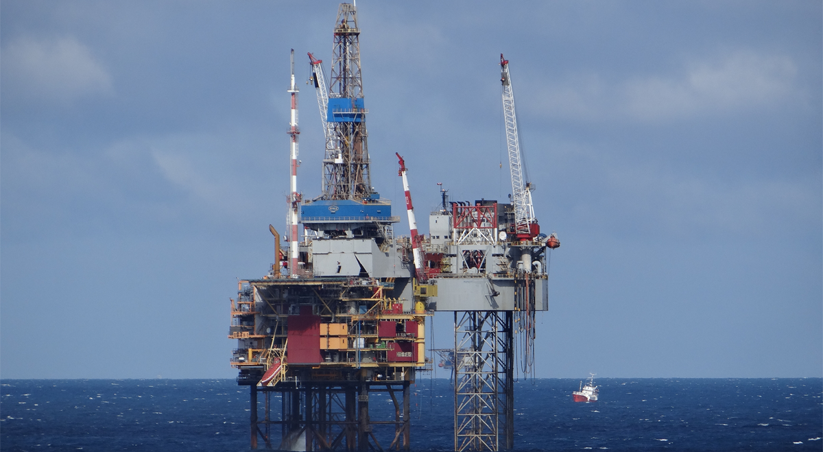Oil set for biggest weekly drop in months as diplomacy eases supply concerns