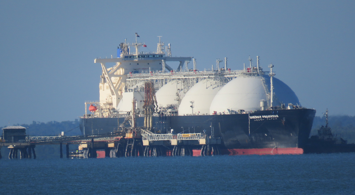 European Gas Prices Fall as LNG Shipments Continue Through Strait of Hormuz
