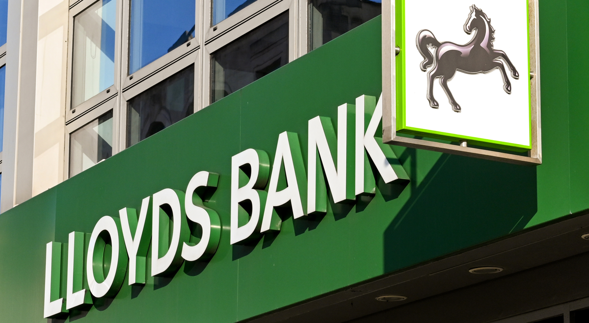 Lloyds Banking Group Reports Strong First-Half Results and Launches Accelerate 2030 Strategy