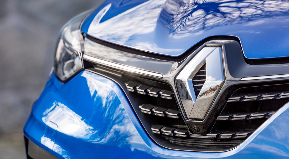Renault badge on car