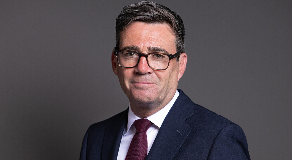 UK Prime Minister Burnham Says EU Rejoining Among Options for Future Relationship