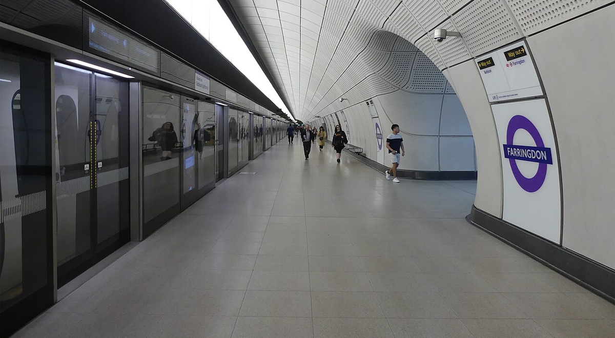 Journeo Secures £1.3 Million of Elizabeth Line Display Upgrade Orders